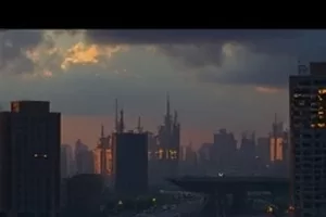 《夜航西塔》深夜塔台与远处城市灯火的宽幅构图